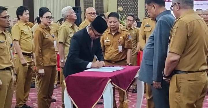 Tahlis Gallang Resmi Jabat Kadis Koperasi Sulut