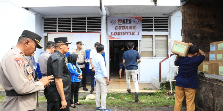 Tinjau Kesiapan Logistik Pemilu 2024, Pj Wali Kota Kunjungi KPU Kotamobagu