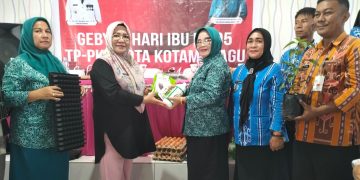 Ketua TP-PKK Kotamobagu Hadiri Gebyar Hari Ibu Ke-95 di Desa Pontodon Timur