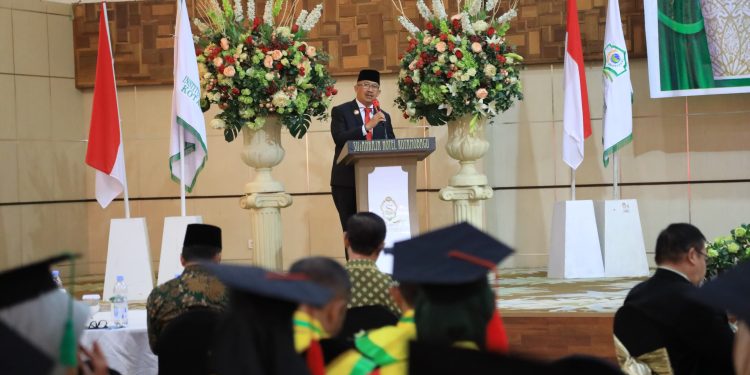Pj Wali Kota Kotamobagu Asripan Nani Hadiri Wisuda Angkatan Pertama IAIK