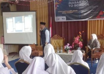 Go to School, Hamim Pou Bekali Pendidikan Politik Bagi Siswa Cokroaminoto Manado