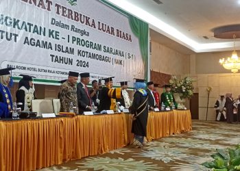 Gelar Sidang Senat Luar Biasa, IAIK Cetak 105 Wisudawan Angkatan Pertama