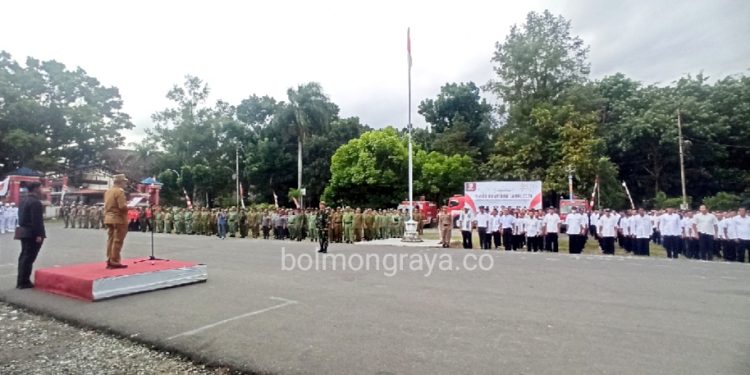Dikukuhkan Pj Wali Kota Kotamobagu, 725 Anggota Satlinmas Siap Bertugas di TPS