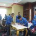 Foto : Pj Bupati Bolmut, Sirajudin Lasena, saat menandatangani SK Pengangkatan Staf Khusus Bupati