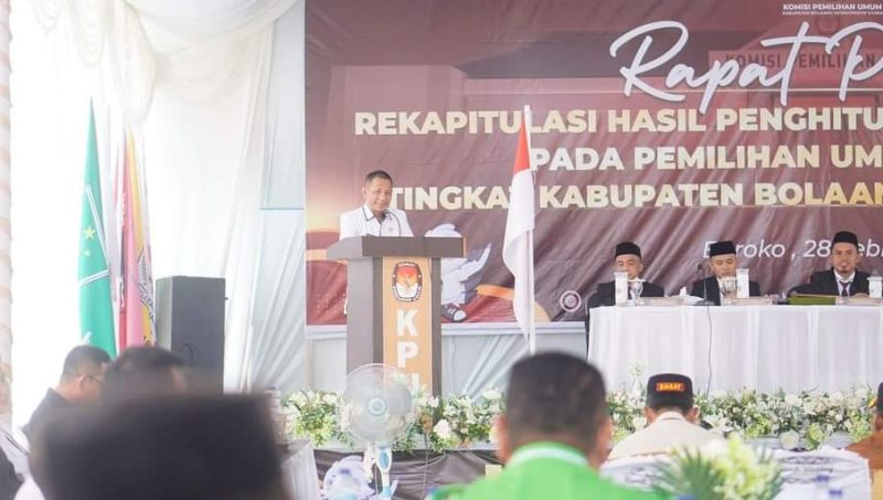 Foto : Tampak Sekretaris Daerah, dr. Jusnan C Mokoginta saat menyampaikan sambutannya