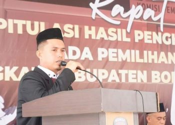 Foto : Ketua KPUD Bolmut, Zamaludin Djuka