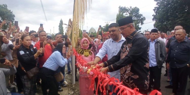 Dihadiri Tokoh BMR, Asripan Nani Resmikan Alun-Alun Boki Hotinimbang
