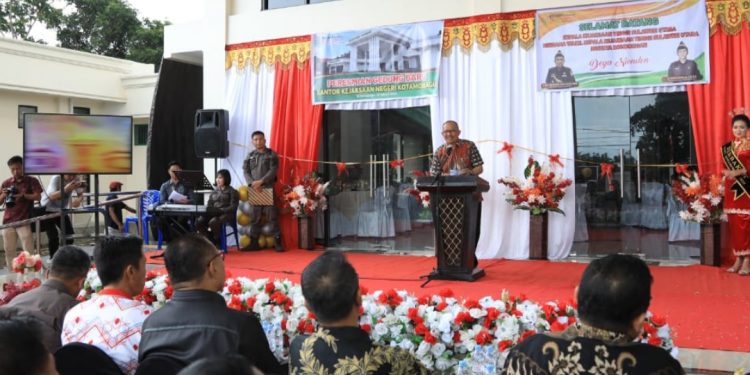 Bersama Sejumlah Kada, Asripan Nani Hadiri Peresmian Gedung Kantor Kejari Kotamobagu