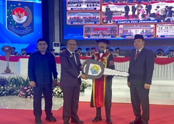 Hadiri Dies Natalis IPDN, Mekal Turut Serahkan Bantuan Bus untuk IPDN Kampus Sulut