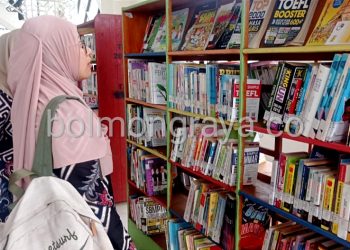 Kunjungi Perpustakaan Daerah Kotamobagu, ini Harapan Mahasiswi IKTGM