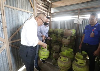 Pastikan Ketersediaan LPG, Pj Wali Kota Kotamobagu Inspeksi Sejumlah Pangkalan