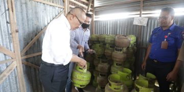 Pastikan Ketersediaan LPG, Pj Wali Kota Kotamobagu Inspeksi Sejumlah Pangkalan