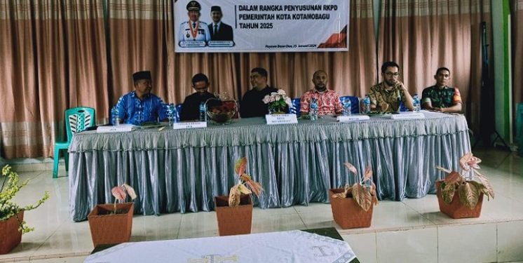 Ketua DPRD Kotamobagu Hadiri Musrenbang di Desa Poyowa Besar Dua