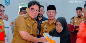 Andi Yusuf Salurkan Bantuan Pangan