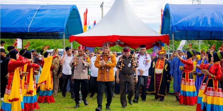 Pj Bupati Buton Tengah Andi Yusuf Hadiri Acara Adat Bongka’a Ta’u