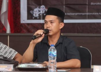 Foto : Ketua KPUD Bolmut, Zamaludin Djuka