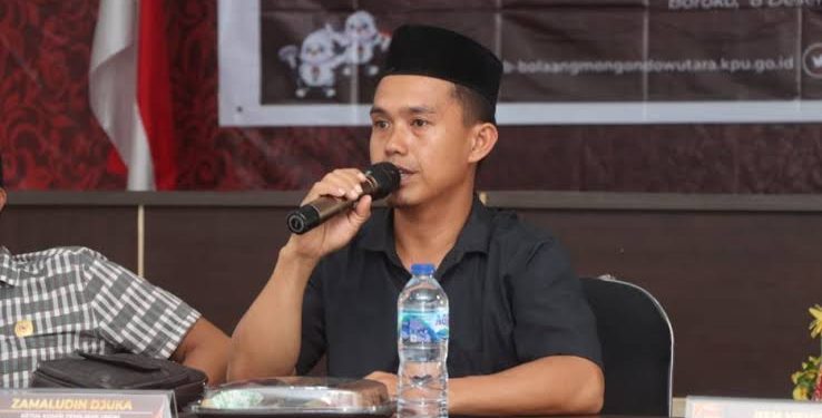 Foto : Ketua KPUD Bolmut, Zamaludin Djuka