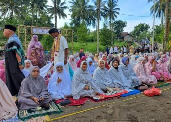 Shalat Idul Fitri Pemerintah dan Masyarakat Desa Pontodon Timur Berlangsung Khidmat