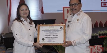 Terima Penghargaan dari Ombudsman, Bupati Limi: Partisipasi Masyarakat Jadi Elemen Terpenting