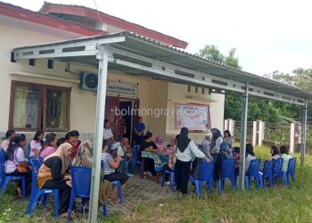 Maknai Hari Kartini, Dinas PPKB Kotamobagu Gelar Pelayanan KB Gratis