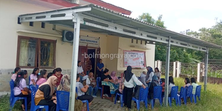Maknai Hari Kartini, Dinas PPKB Kotamobagu Gelar Pelayanan KB Gratis