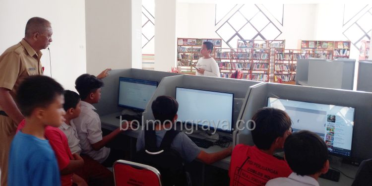 Fasilitas Perpustakaan Digital Dongkrak Peningkatan Pengunjung Perpustakaan Daerah Kotamobagu