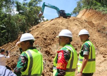 Program TMMD ke 120, Kodim 1303/Bolmong Bangun Akses Jalan Perkebunan Desa Modayag Tiga