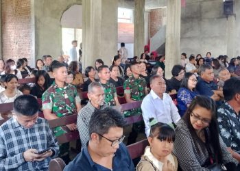 Wujud Kebersamaan, Satgas TMMD  Kodim 1303/Bolmong Berbaur Dengan Jemaat Dalam Ibadah Minggu