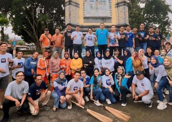 Jelang HUT Kotamobagu, BRI Gelar Aksi Bersih-bersih Taman Kota