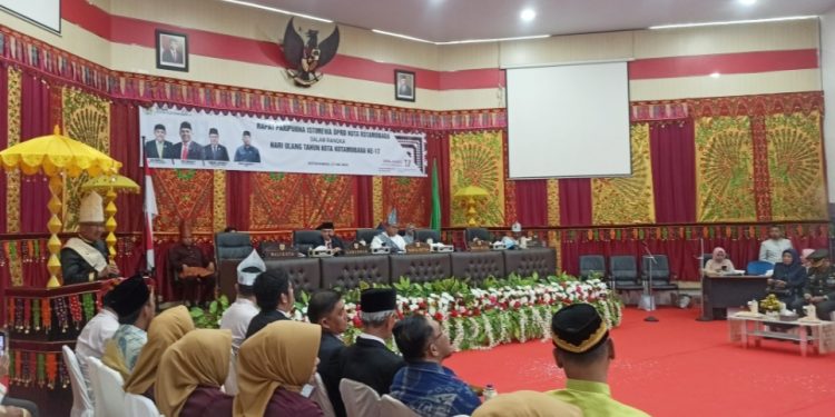 Asripan Nani Hadiri Rapat Paripurna Istimewa DPRD Dalam Rangka HUT ke 17 Kota Kotamobagu