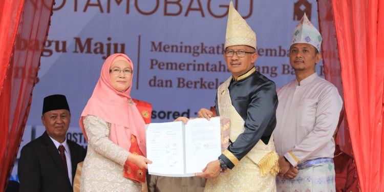 Terima Hibah Gedung Wanita, Asripan Nani Apresiasi Yayasan Boki Boenia
