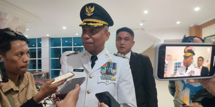 Kostantinus Bukide Resmi Dilantik Sebagai Pj Bupati Buton Tengah 