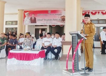 Bupati Limi Resmi Melepas Keberangkatan 78 Jamaah Calon Haji