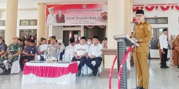 Bupati Limi Resmi Melepas Keberangkatan 78 Jamaah Calon Haji