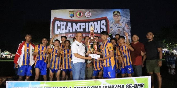 Asripan Nani Tutup Turnamen Sepak Bola Kapolres Cup 2024