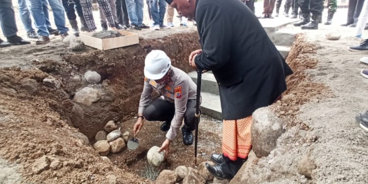 Letakkan Batu Pertama, Irjen Pol Yudhiawan Ajak Seluruh Komponen Awasi Proses Pekerjaan Mako Polres Kotamobagu