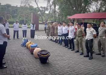Gelar Razia, Satpol PP Sita Sejumlah Kostum Badut Jalanan