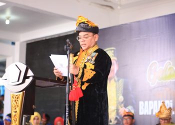 Pj Gubernur Sultra Andhap Budhi Revianto Dianugerahi Gelar Adat Kolakino Liwu Pancana