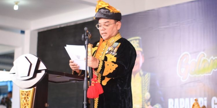 Pj Gubernur Sultra Andhap Budhi Revianto Dianugerahi Gelar Adat Kolakino Liwu Pancana