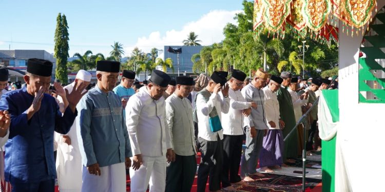 Pemkab Bolmong Shalat Idul Adha di Lapangan Daagon