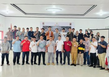 Foto : Bawaslu Bolmut bersama peserta sosialisasi pemilih partisipatif