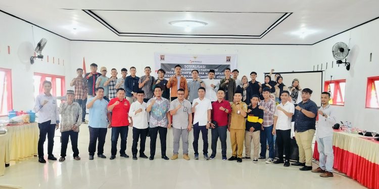 Foto : Bawaslu Bolmut bersama peserta sosialisasi pemilih partisipatif