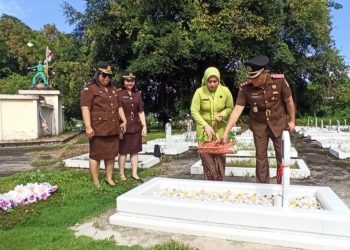 Peringati HBA ke 64 dan HUT IAD ke 24, Kejari Kotamobagu Gelar Ziarah dan Tabur Bunga di TMP
