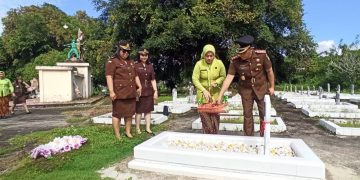 Peringati HBA ke 64 dan HUT IAD ke 24, Kejari Kotamobagu Gelar Ziarah dan Tabur Bunga di TMP