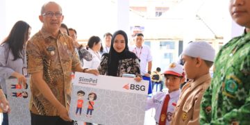 Gelar Edukasi Keuangan dan Pembukaan Rekening Pelajar, Asripan Nani Apresiasi OJK Sulut