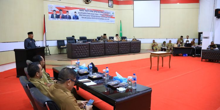 Hadiri Paripurna DPRD, Asripan Nani Sampaikan Ranperda RPJPD Kotamobagu Tahun 2025-2045