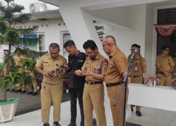 Cegah Judi Online, Asripan Nani Periksa Handphone ASN Pemkot Kotamobagu