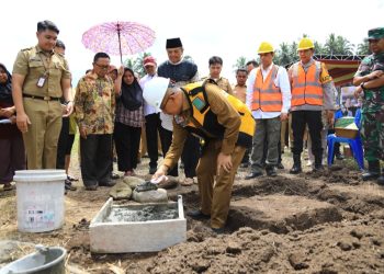 Komitmen Majukan Dunia Pendidikan, Asripan Nani Letakan Batu Pertama Pembangunan Kampus UDK