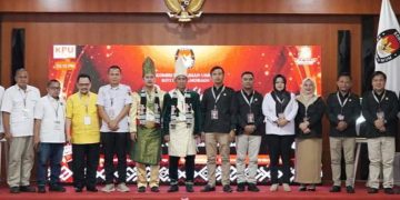 KPU Kotamobagu Terima Dokumen Pendaftaran Bapaslon Wenny Gaib-Rendy Mangkat