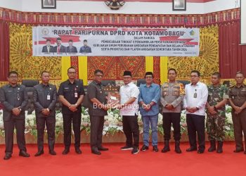 Hadiri Paripurna DPRD, Abdullah Mokoginta Teken Nota Kesepakatan KUPA PPAS Tahun 2024